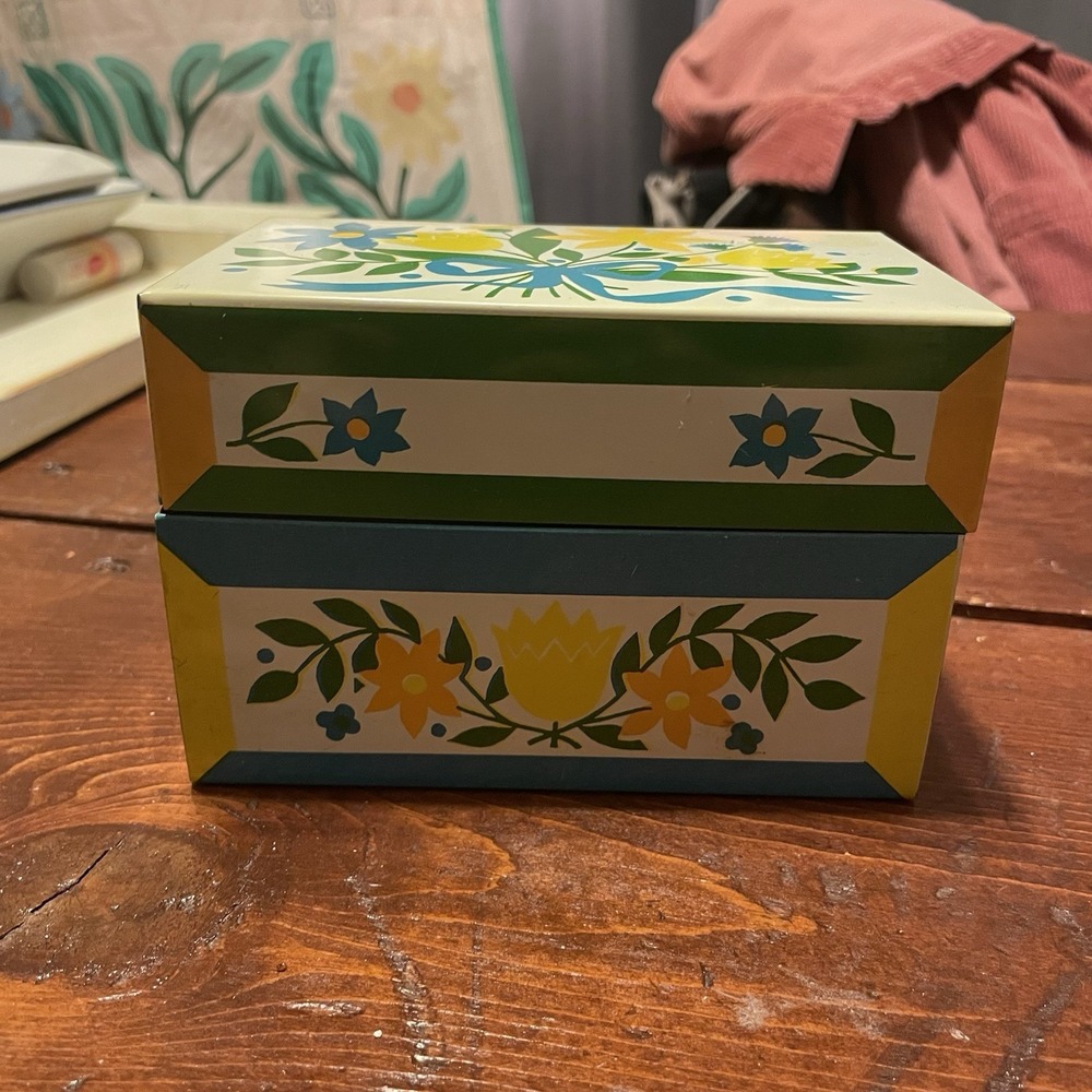 Vintage Recipe Box Syndicate MFG. Green Yellow Blue Flowers